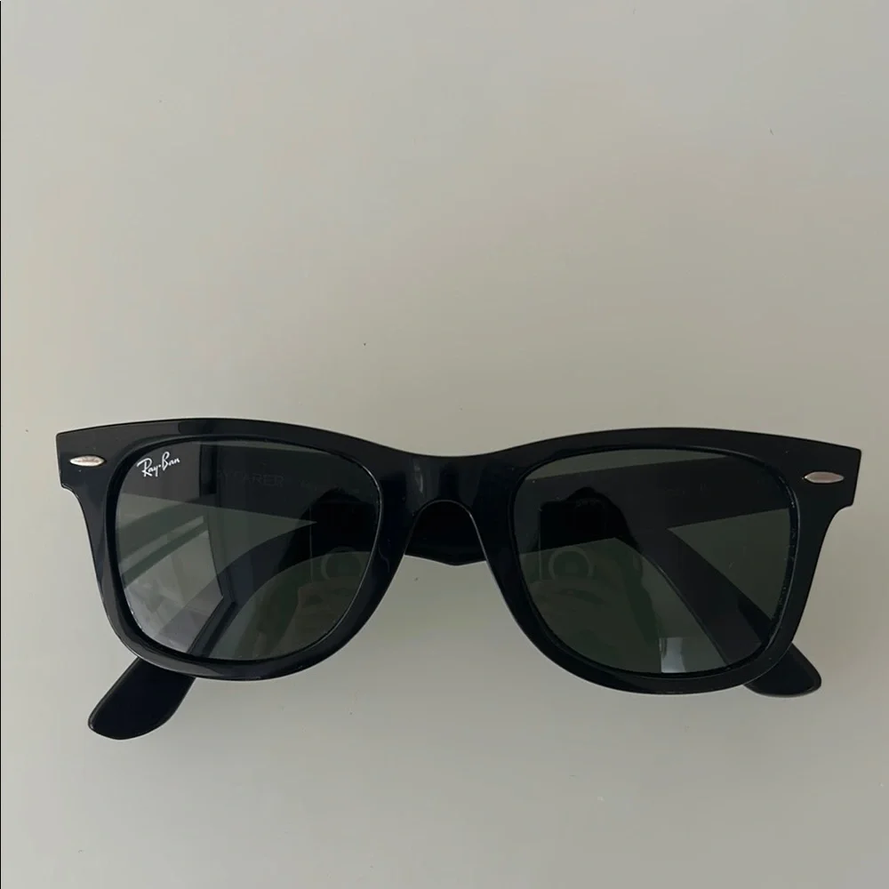 Ray-Ban Black Wayfarer Sunglasses - Picture 6 of 6